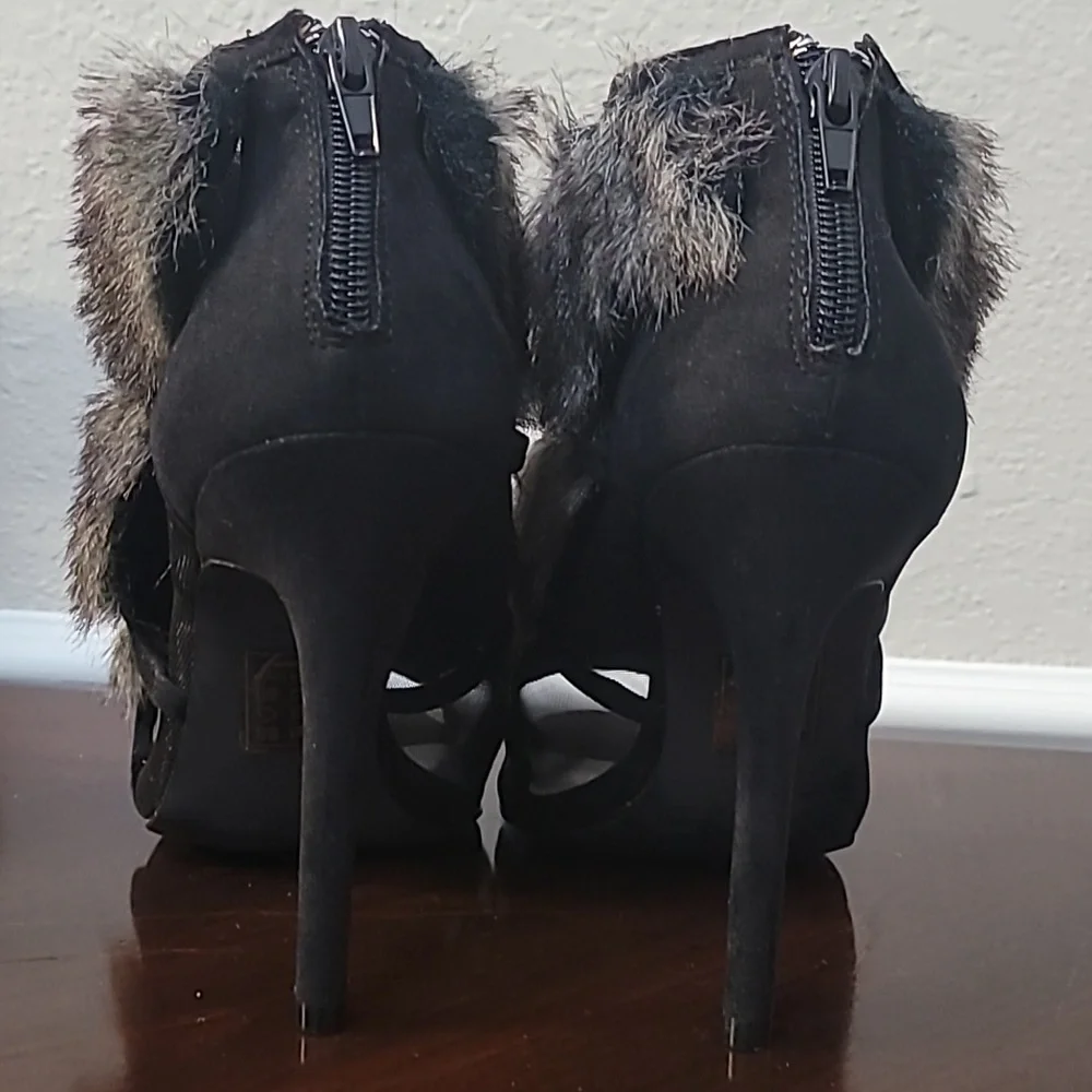 Shoes - Picture 2 of 4